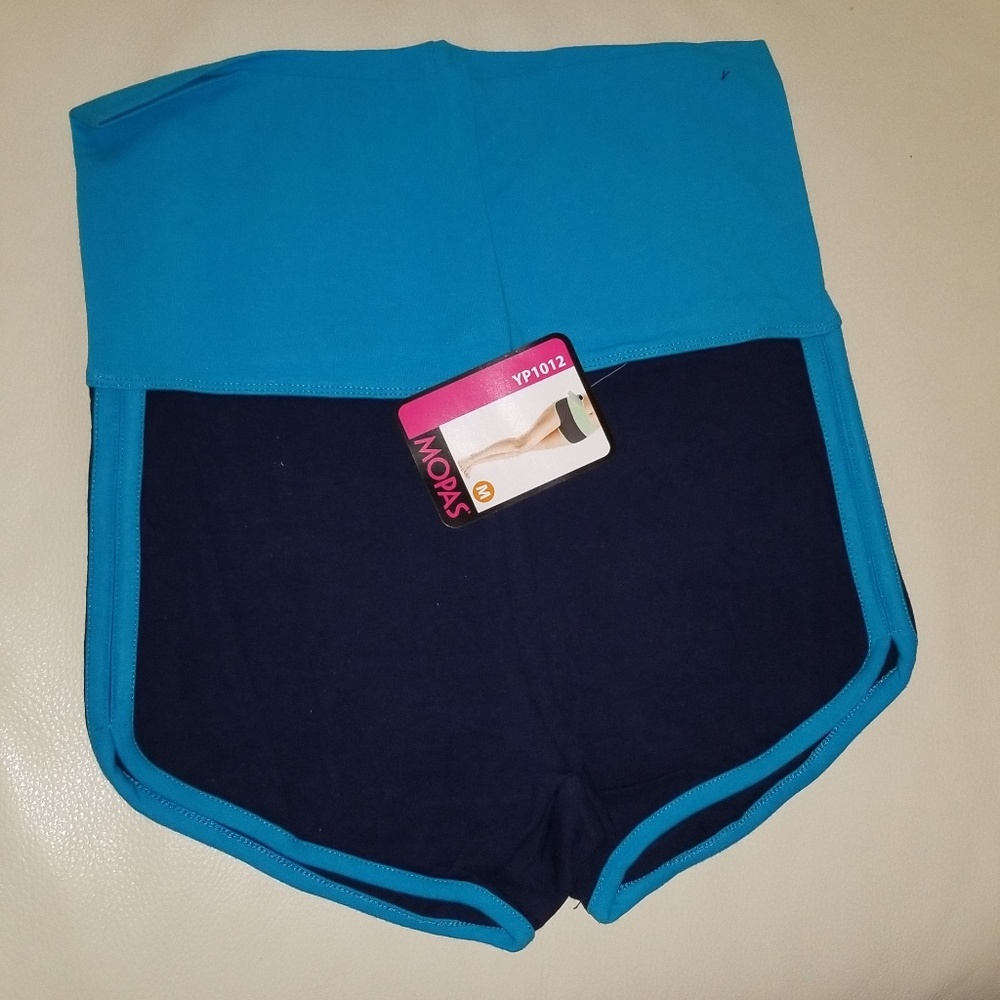 Shorts with flipable wide waistband